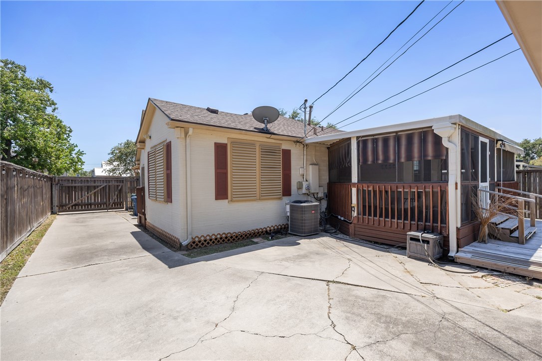 322 Southern St Property Photo 35