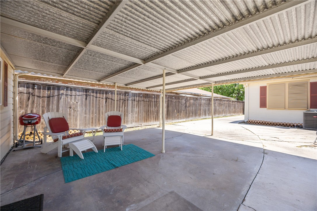 322 Southern St Property Photo 41