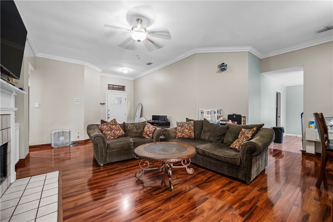 3430 Picadilly Property Photo 5