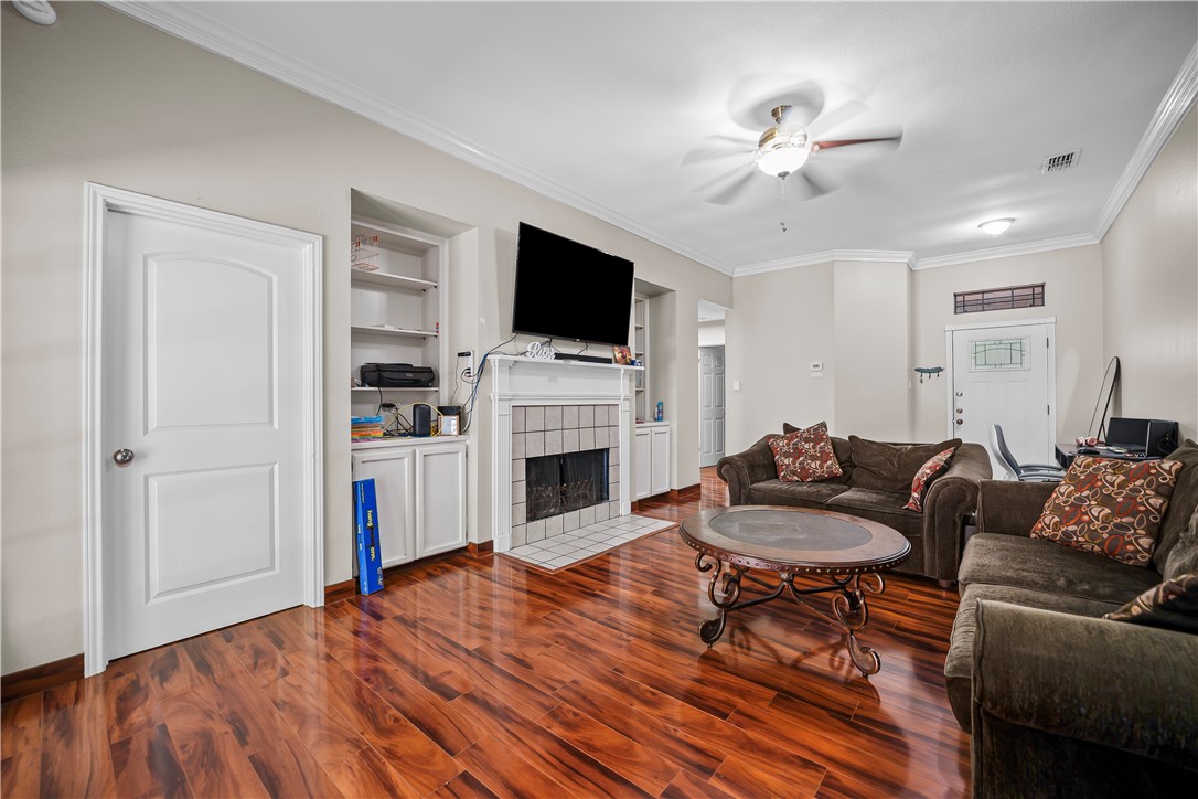 3430 Picadilly Property Photo 6