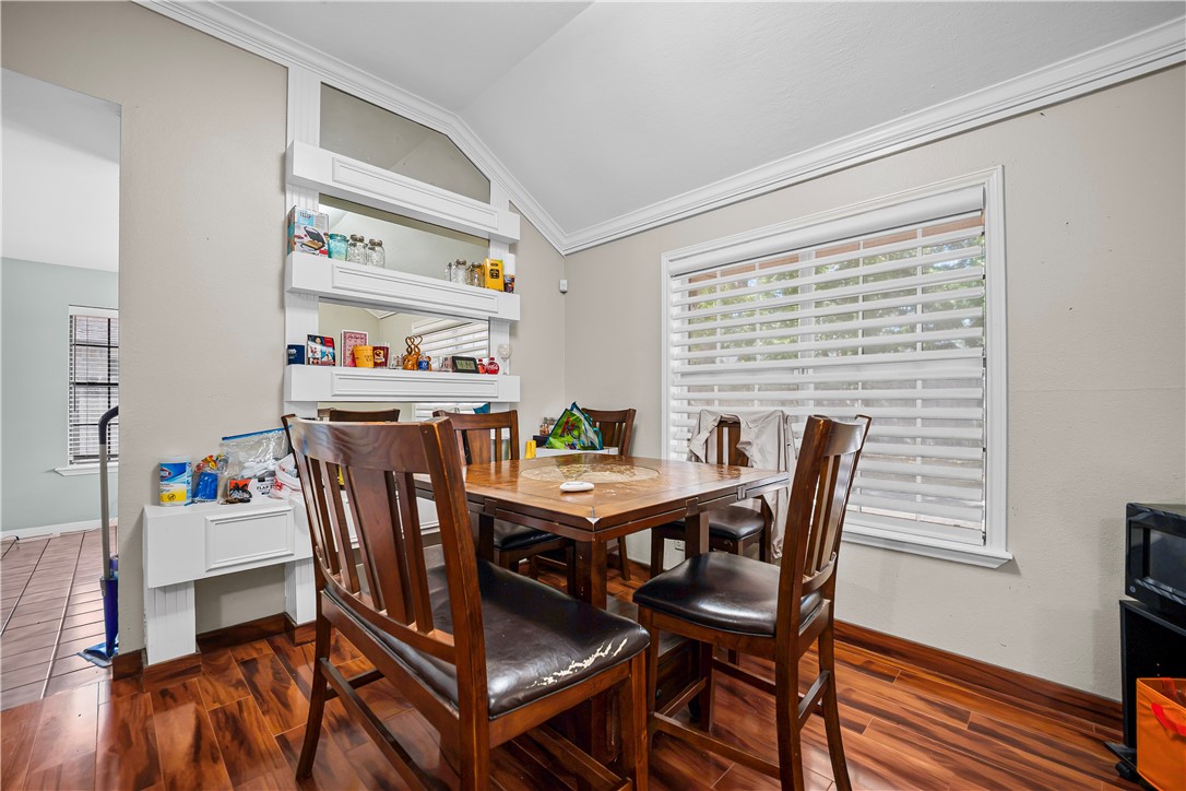 3430 Picadilly Property Photo 8