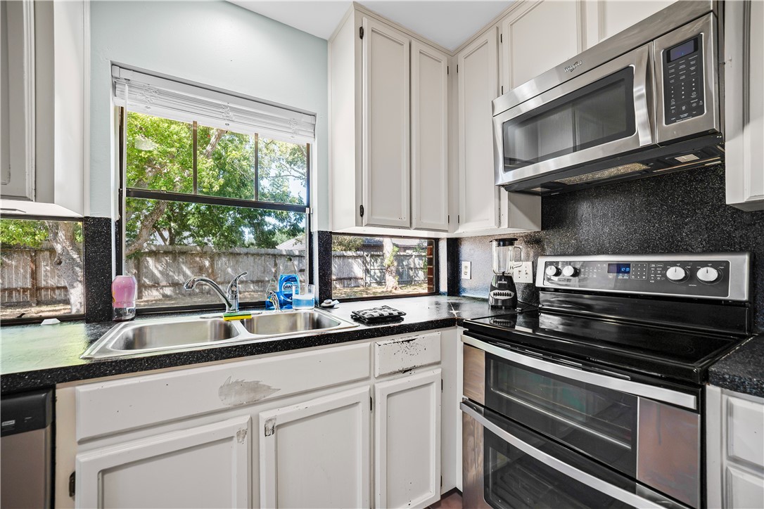 3430 Picadilly Property Photo 11