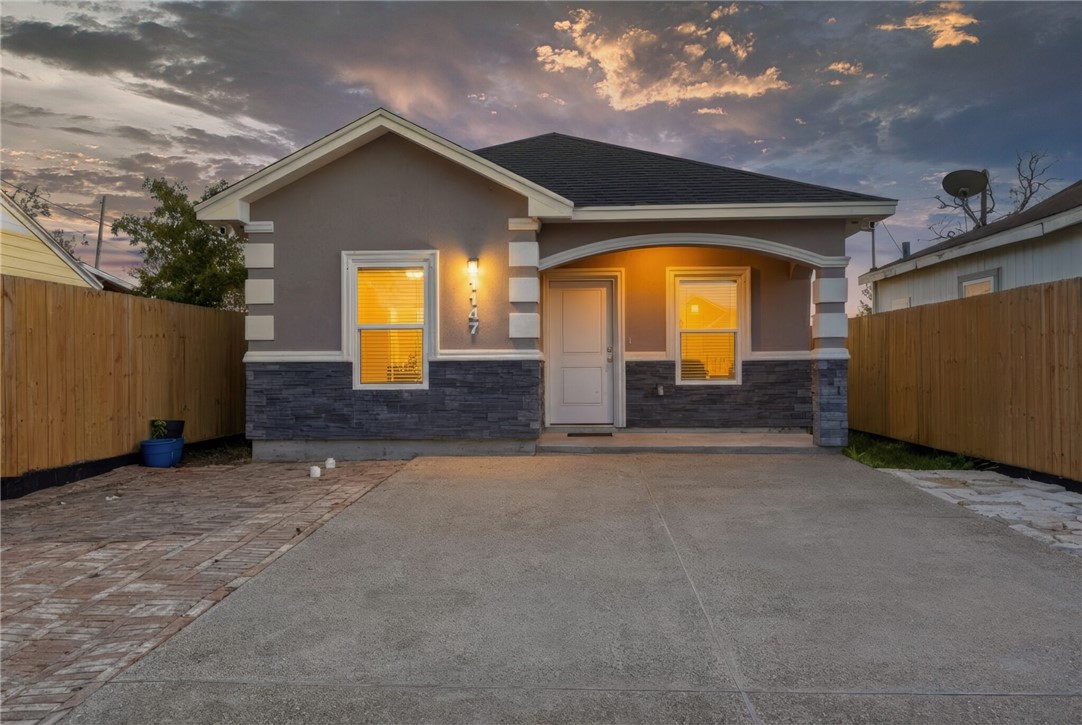 1147 Lolita St Property Photo 1