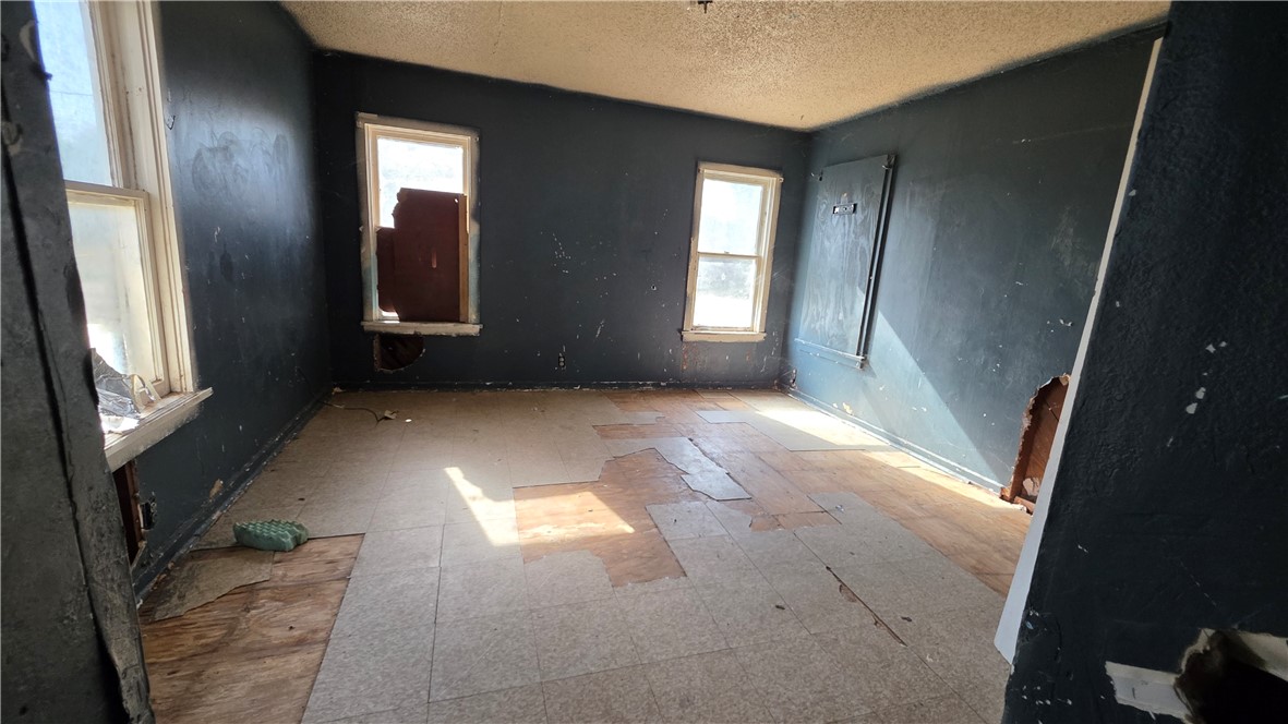328 W Avenue D Property Photo 2