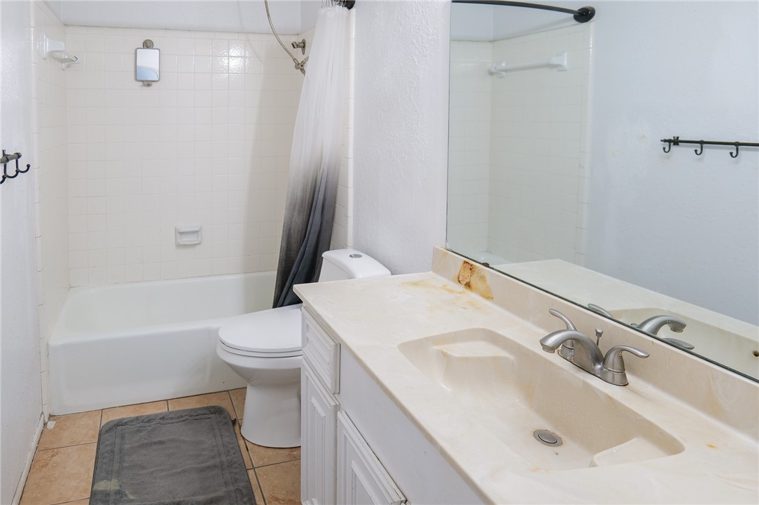 4913 Creekbend Road Property Photo 15