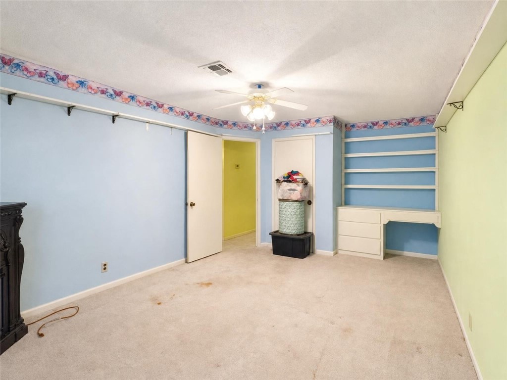 814 Crestview Dr Property Photo 6