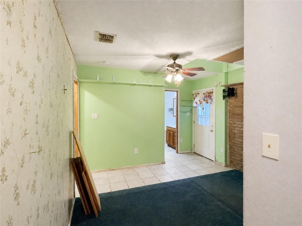 814 Crestview Dr Property Photo 8