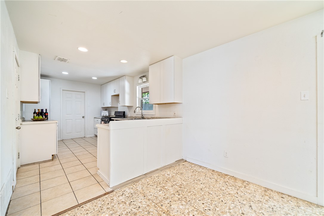4222 Dody St Property Photo 12