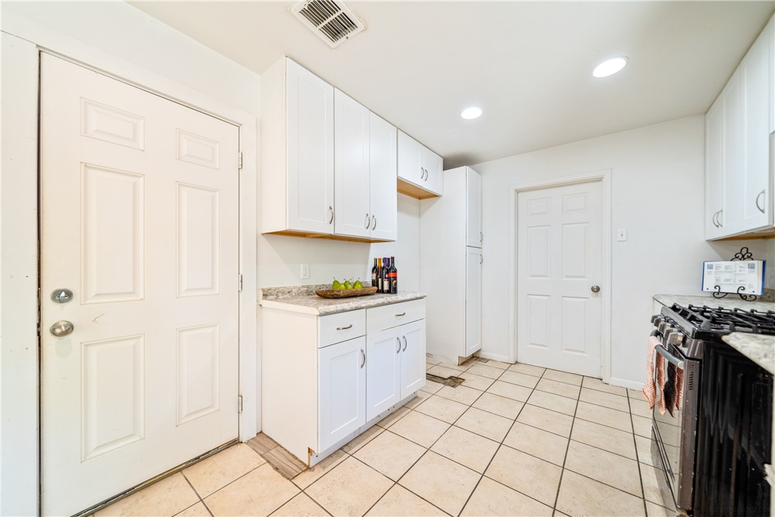 4222 Dody St Property Photo 14