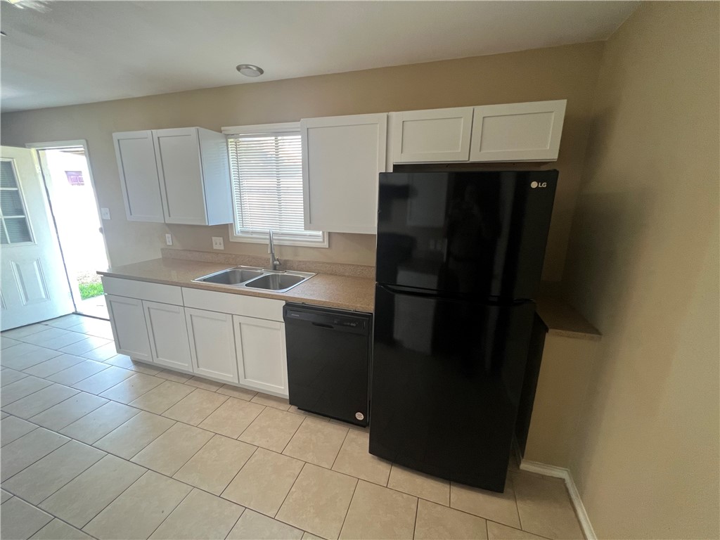 5322 Inverness Dr Property Photo 4