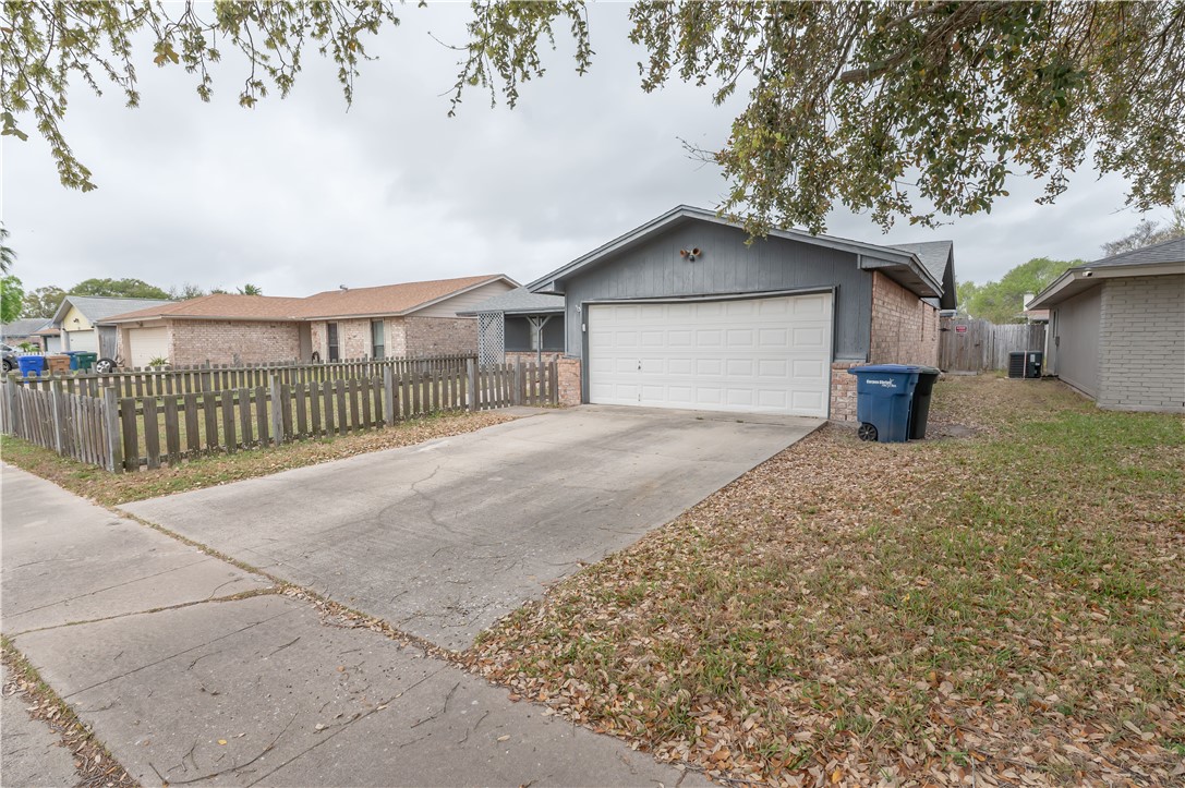 910 Red Start Cir Property Photo 3