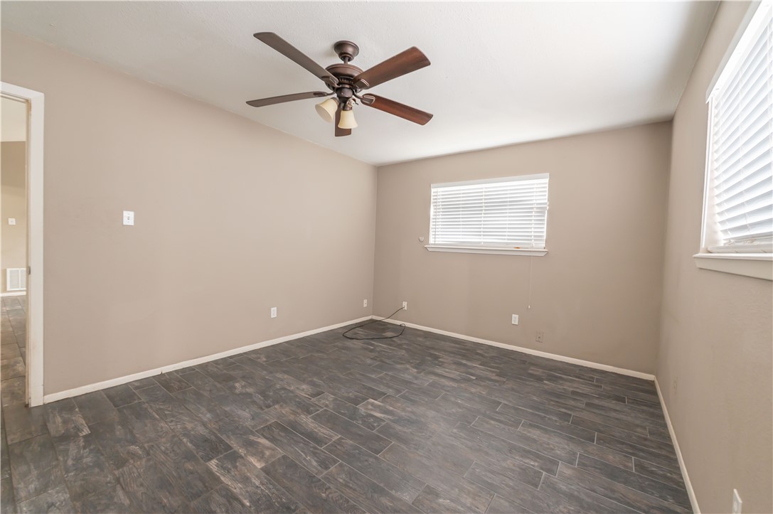910 Red Start Cir Property Photo 14