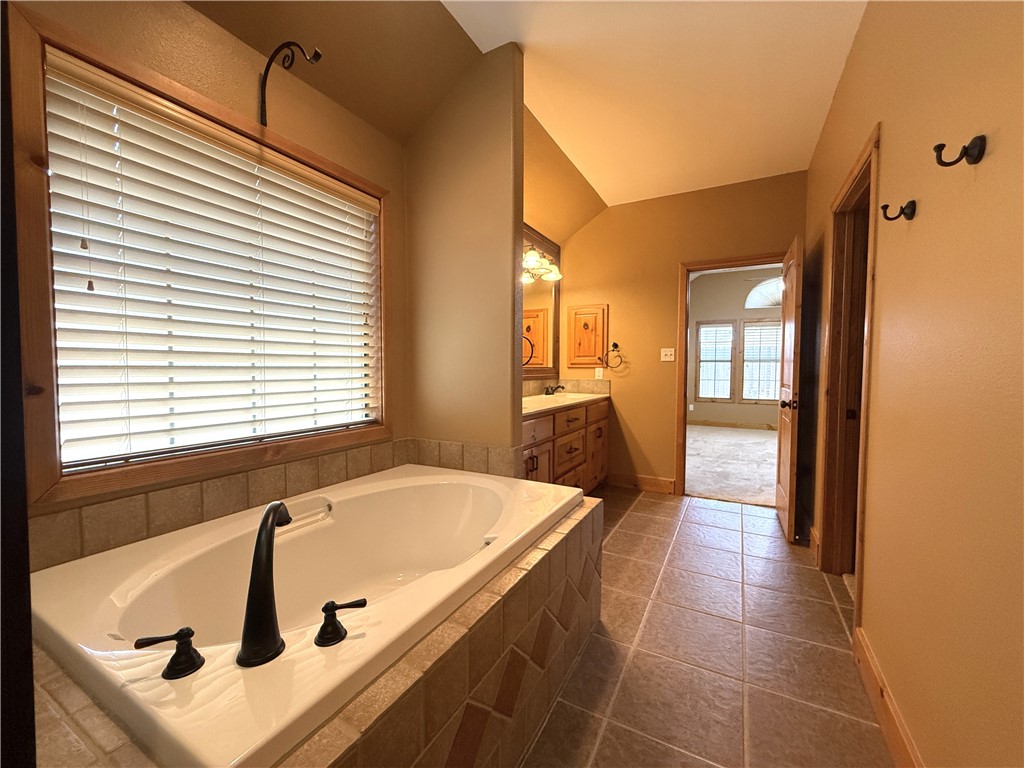 7605 Bayonne Dr Property Photo 25