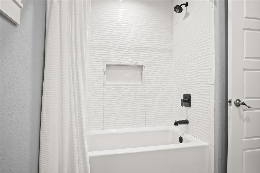 1403 Whispering Sands St Property Photo 37