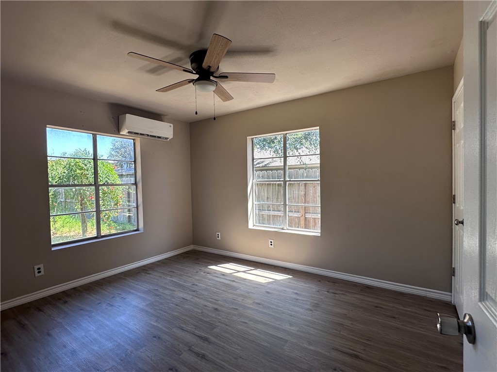 1217 Stone St Property Photo 4
