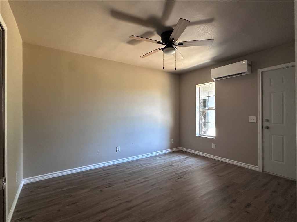 1217 Stone St Property Photo 5