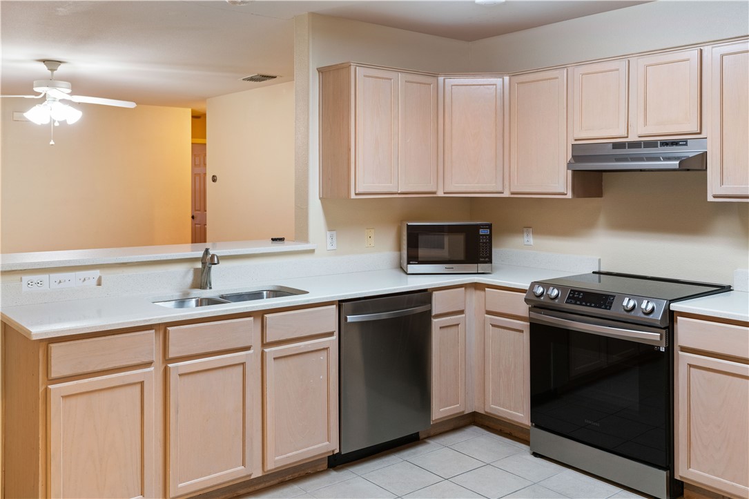 3105 Halifax Dr Property Photo 4