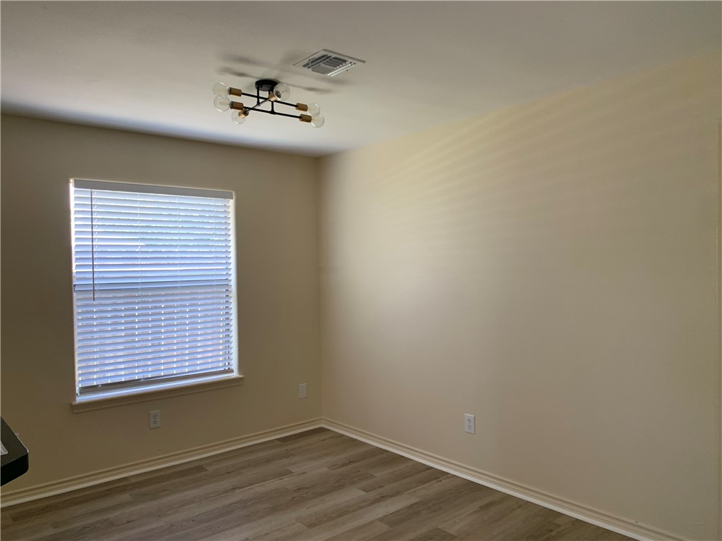 7017 Glasgow Dr Property Photo 18