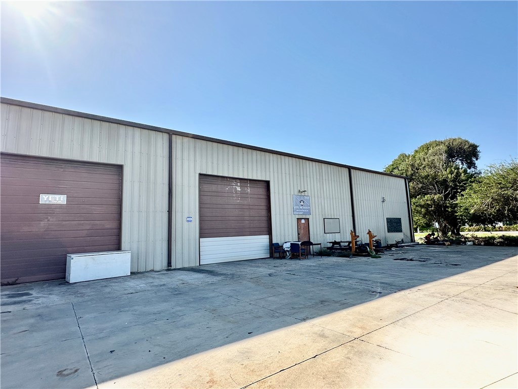 615 Houston St Property Photo 1