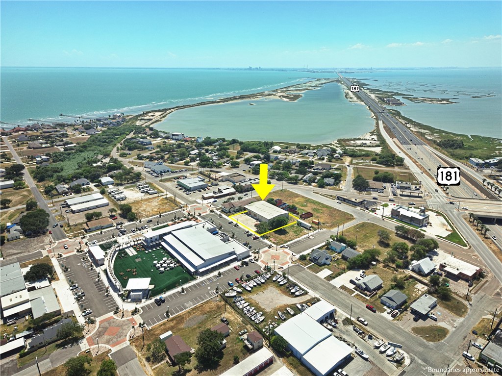 615 Houston St Property Photo 4