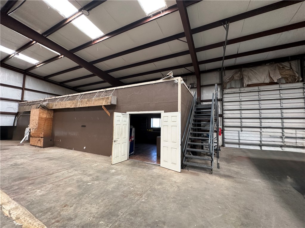615 Houston St Property Photo 7
