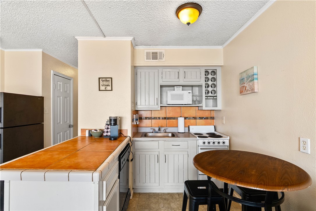 3938 Surfside Blvd 3323 Property Photo 6
