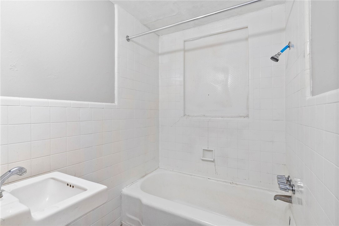 615-619 S Tancahua St Property Photo 12