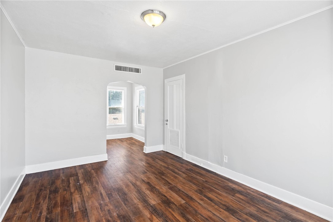 615-619 S Tancahua St Property Photo 16