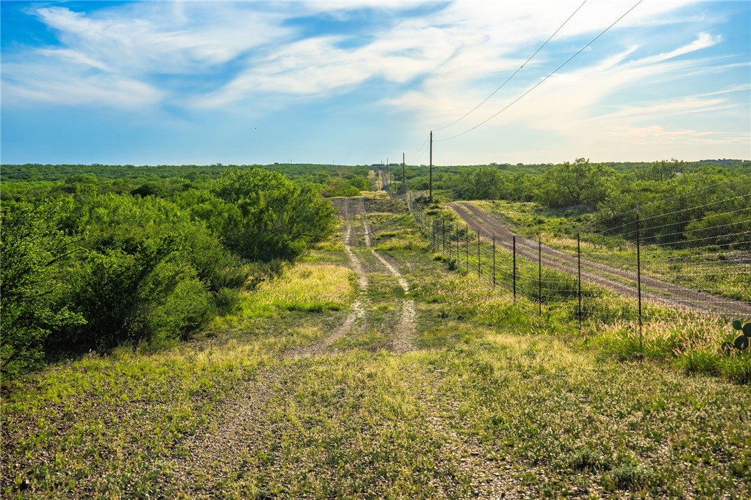 2750 Fm 624 Property Photo 34