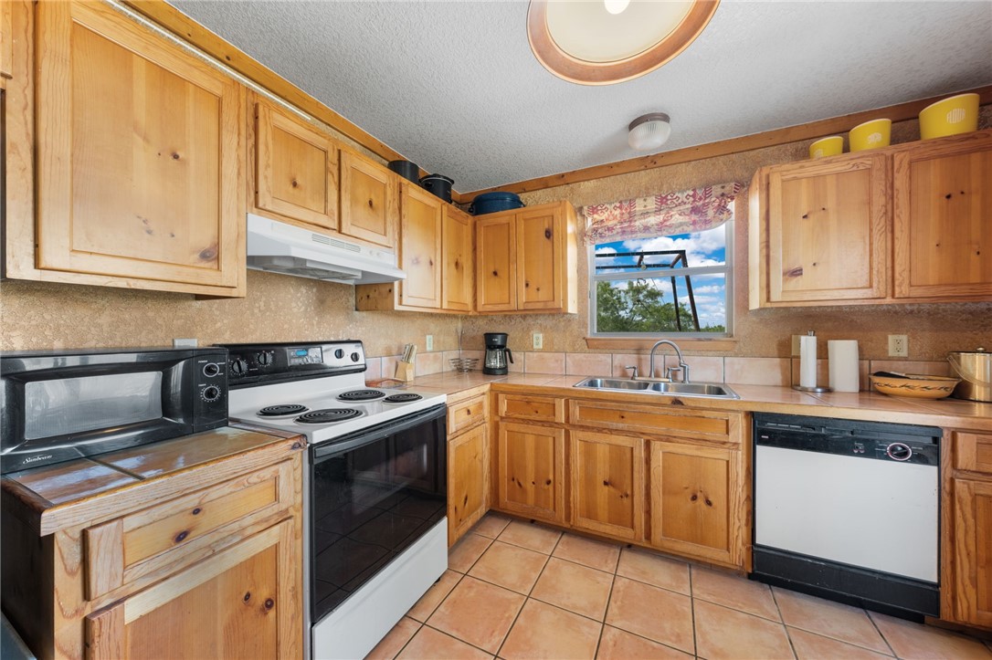 2750 Fm 624 Property Photo 40