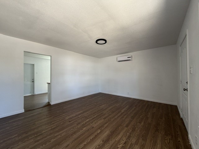 1701 Islla Dr Property Photo 2
