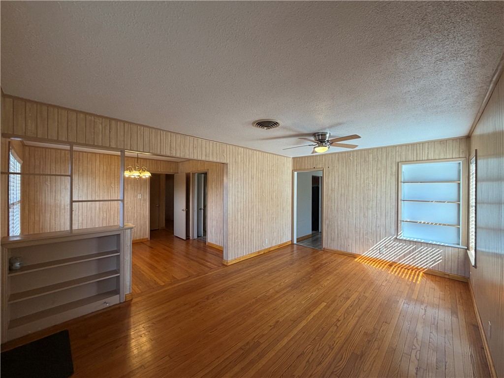 3902 Herndon St Property Photo 3