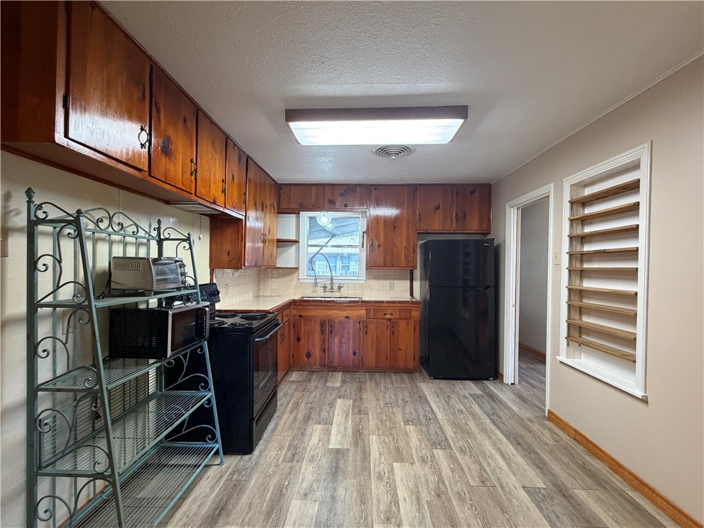 3902 Herndon St Property Photo 8