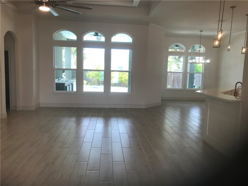 14869 Lighthouse Dr Property Photo 4