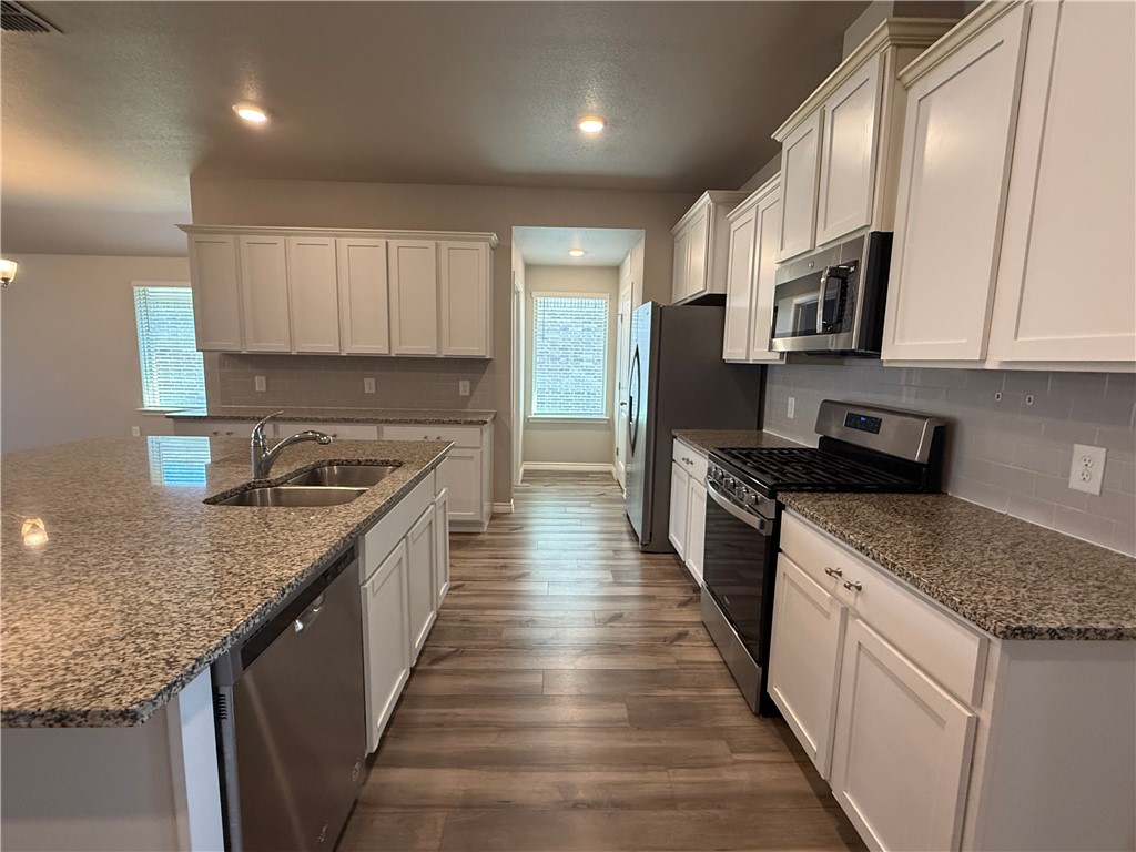 7909 Salais Dr Property Photo 4