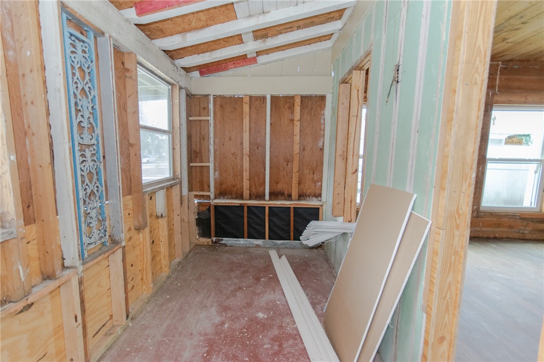 1333 Logan Ave Property Photo 2