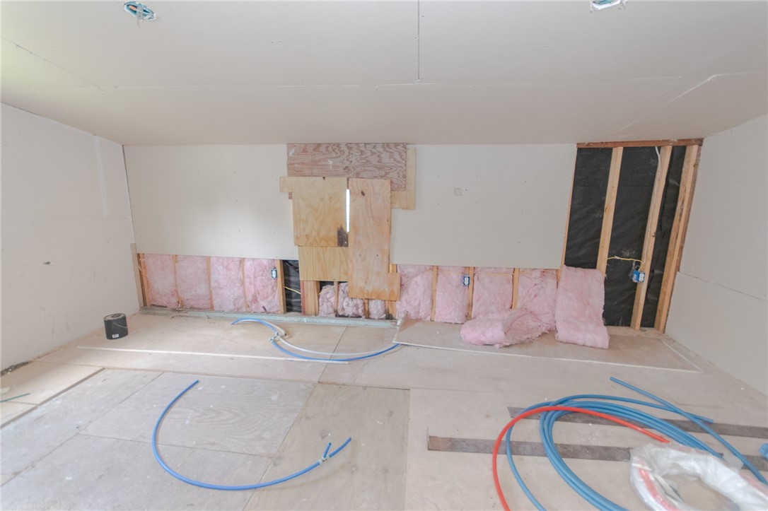 1333 Logan Ave Property Photo 12