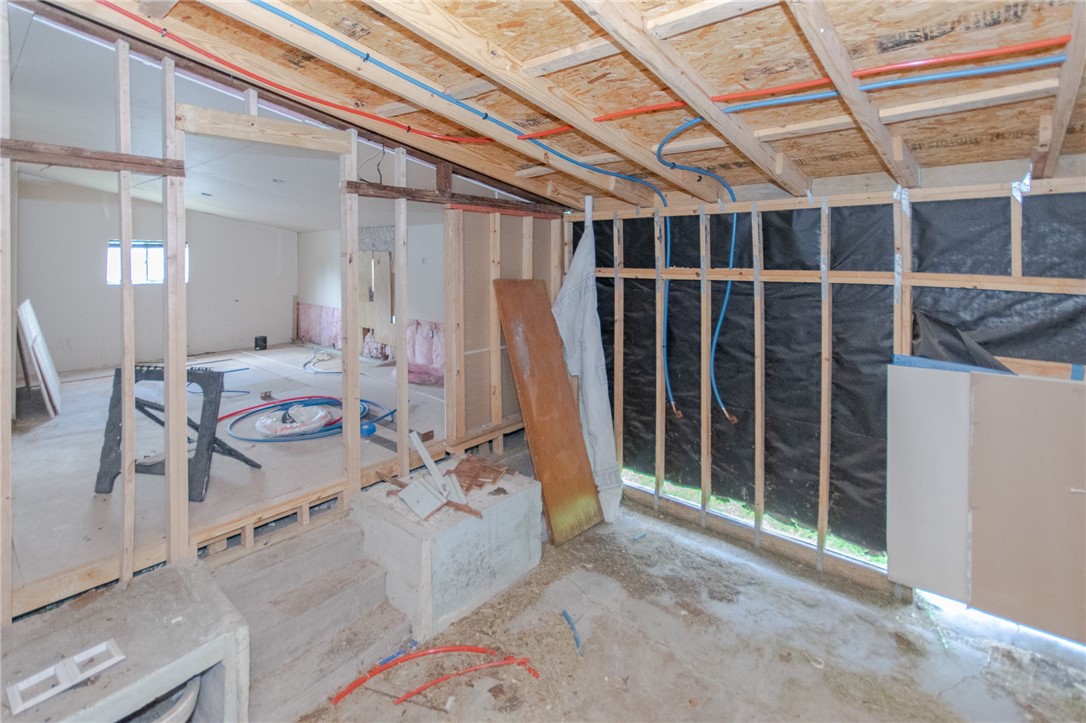 1333 Logan Ave Property Photo 14
