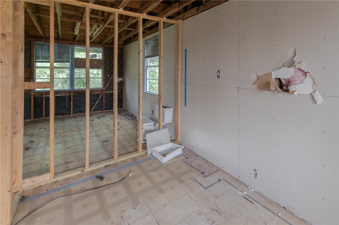 1333 Logan Ave Property Photo 16