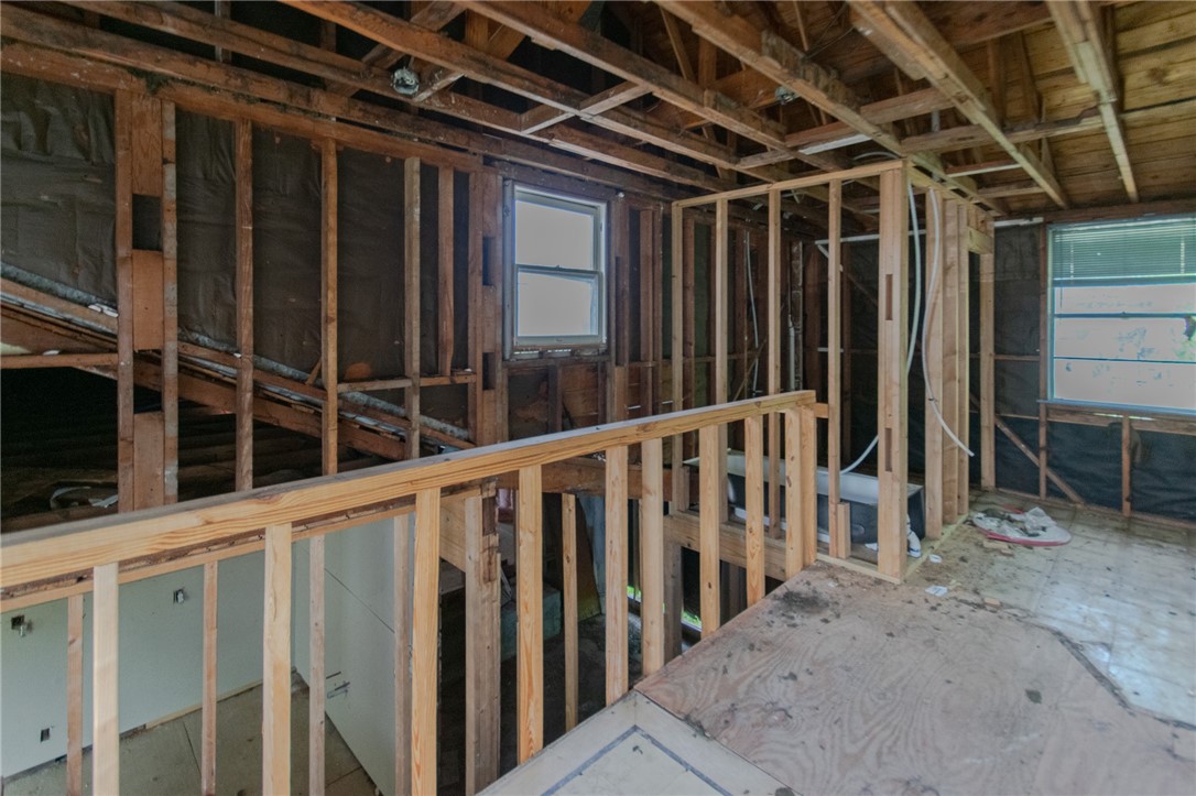 1333 Logan Ave Property Photo 17