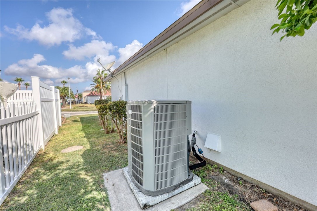 761 Pompano Dr Property Photo 43