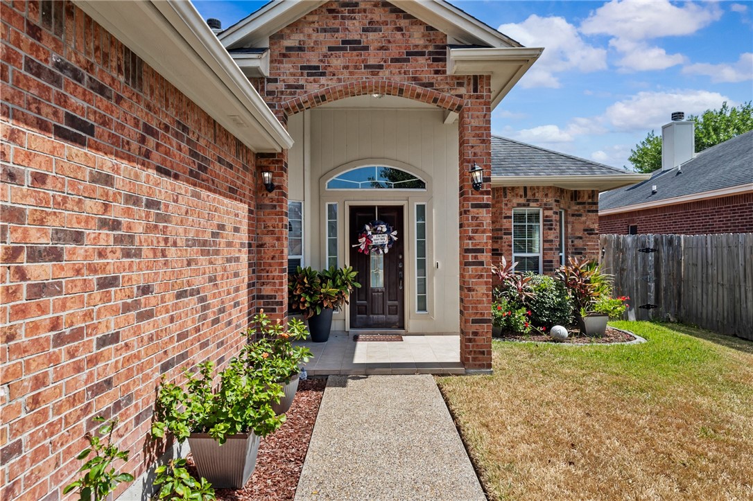 6226 Queen Jane St Property Photo 3