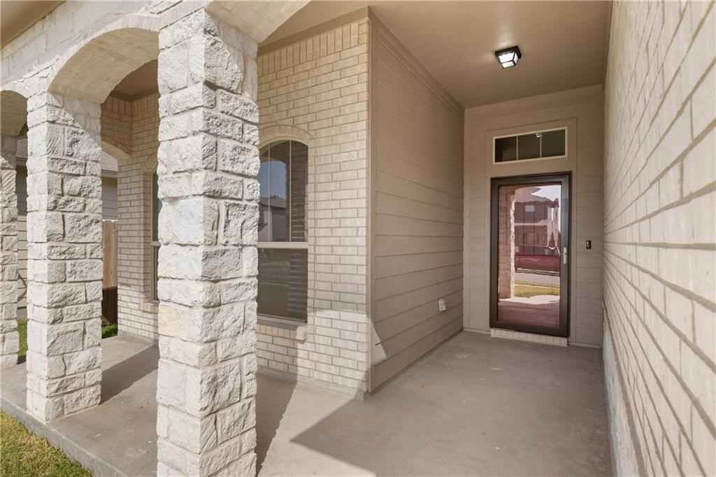 1039 Ocean Breeze St Property Photo 3