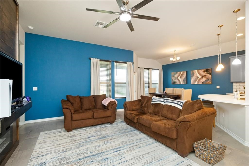 1039 Ocean Breeze St Property Photo 7