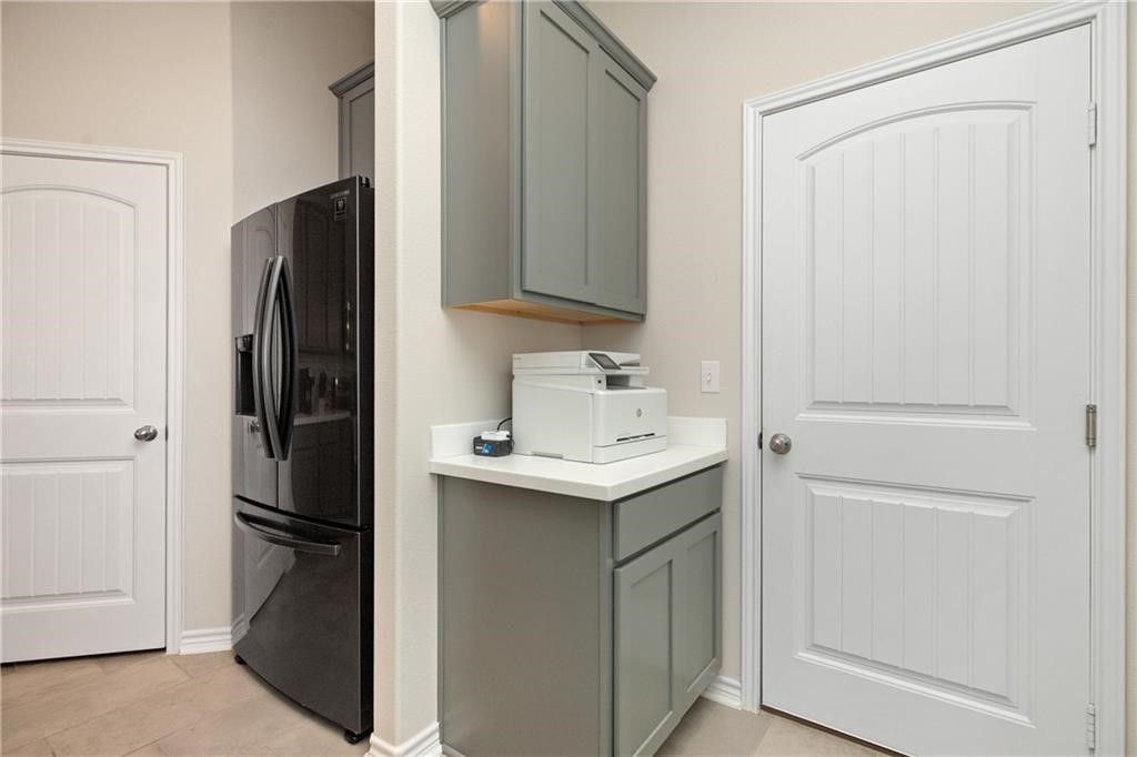 1039 Ocean Breeze St Property Photo 15