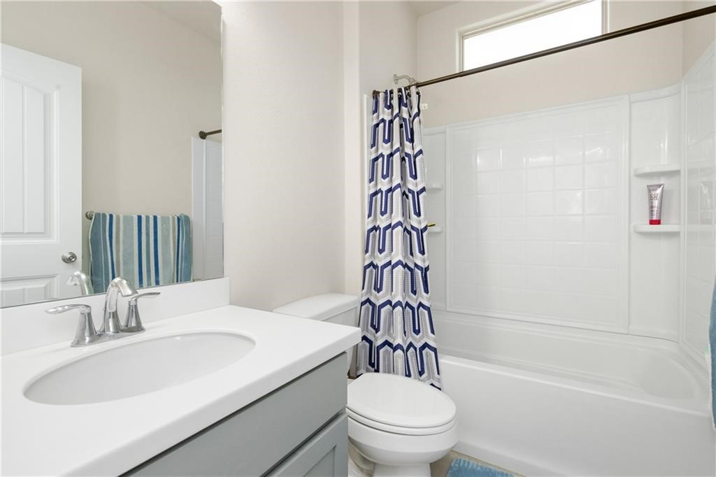 1039 Ocean Breeze St Property Photo 26