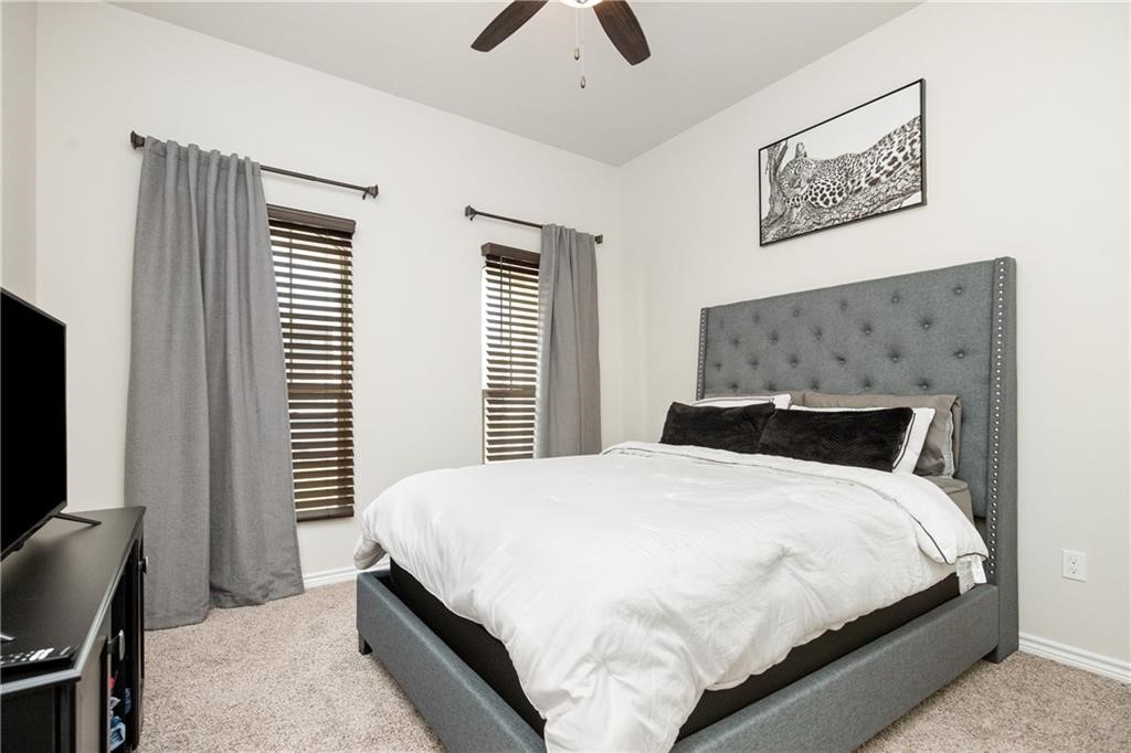 1039 Ocean Breeze St Property Photo 27