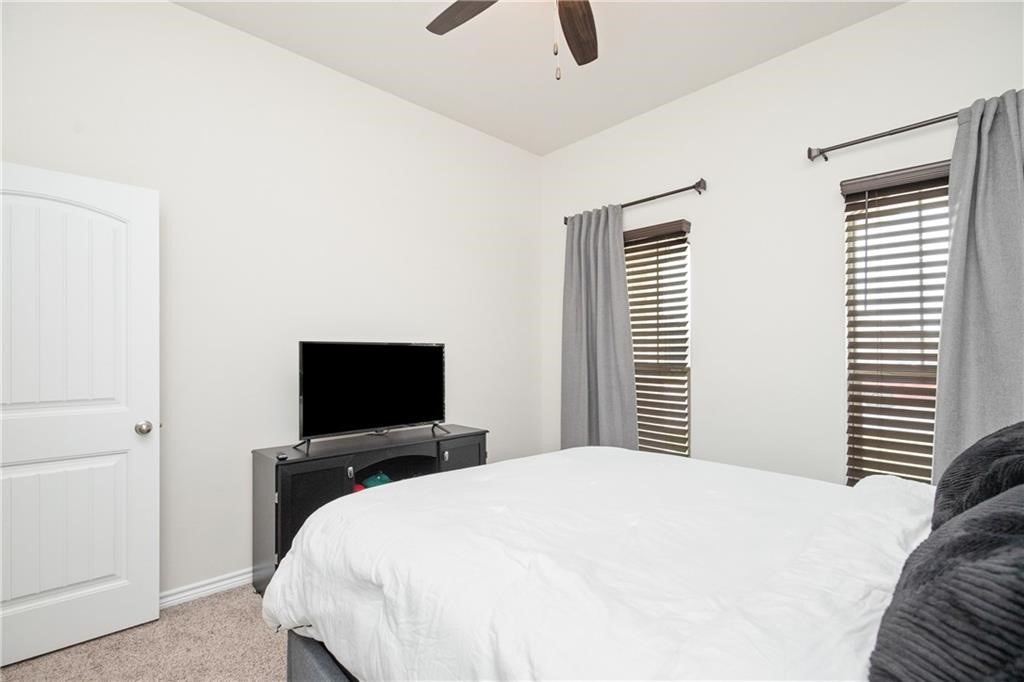 1039 Ocean Breeze St Property Photo 28