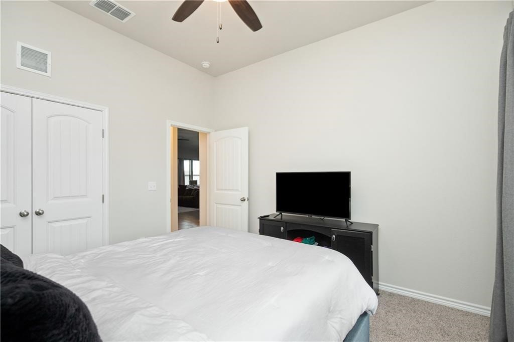 1039 Ocean Breeze St Property Photo 29