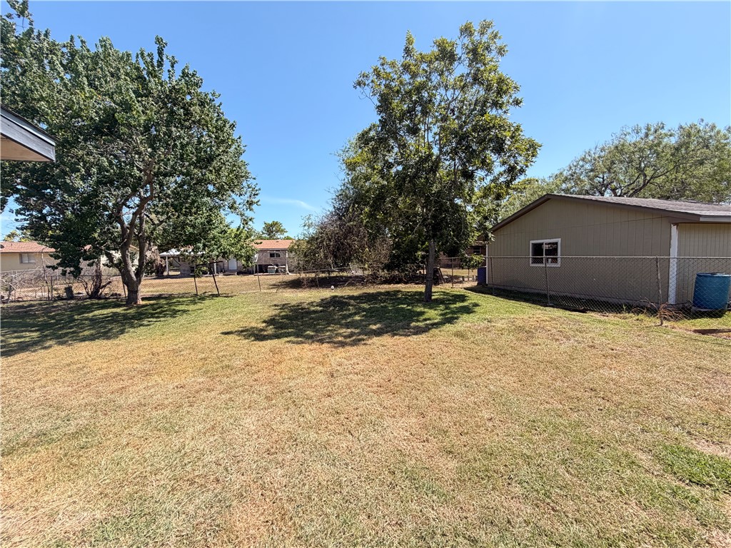 1018 Northcliff Dr Property Photo 26